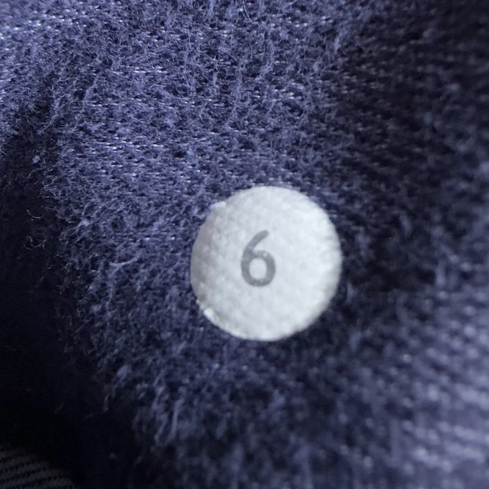Lululemon 6 Snap Me Up Crop Side Button Indigo Heathered Slub Picot Capri Leggin